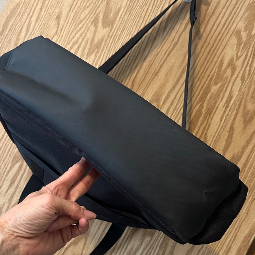 NWOT Coldwell Banker Tote / Laptop bag - Picture 4 of 8